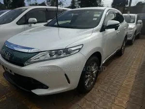 Toyota Harrier 2.0 2019 White