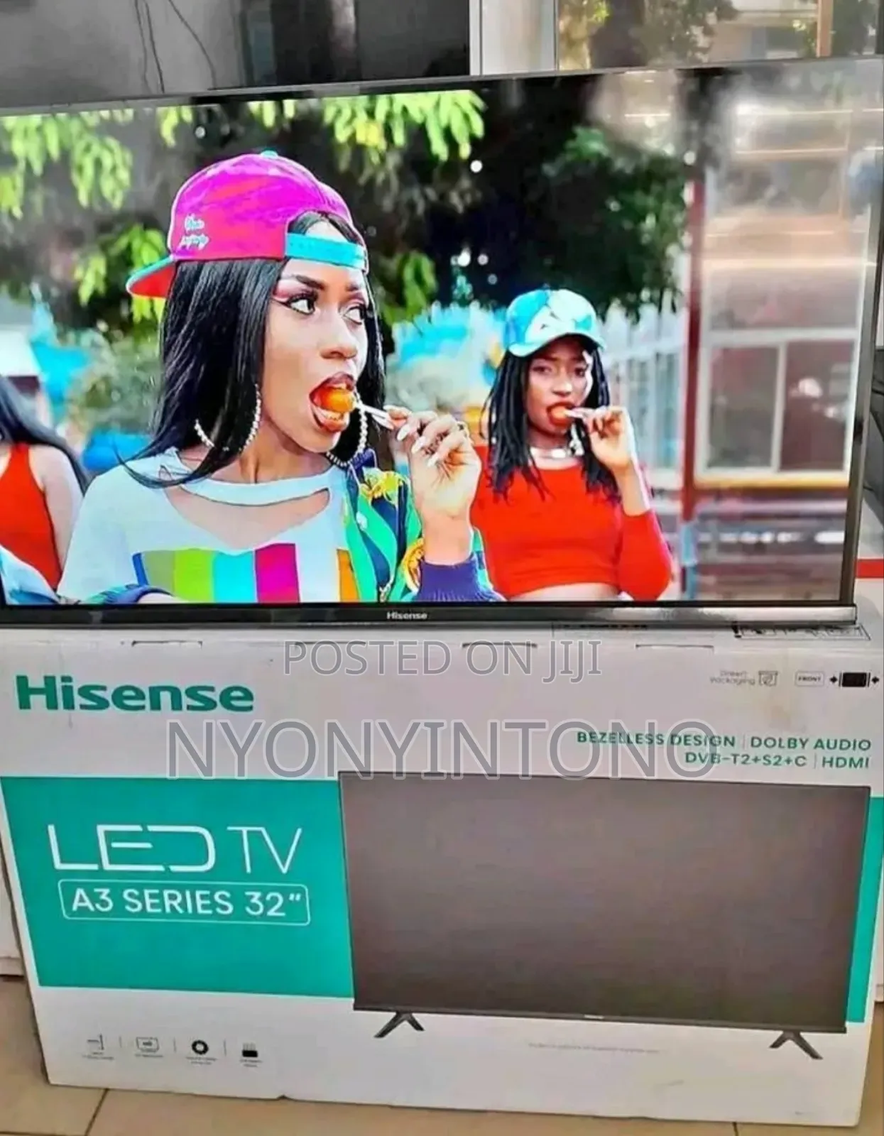 32" Hisense Digital Frameless Tv With Free 2 Air Decorder