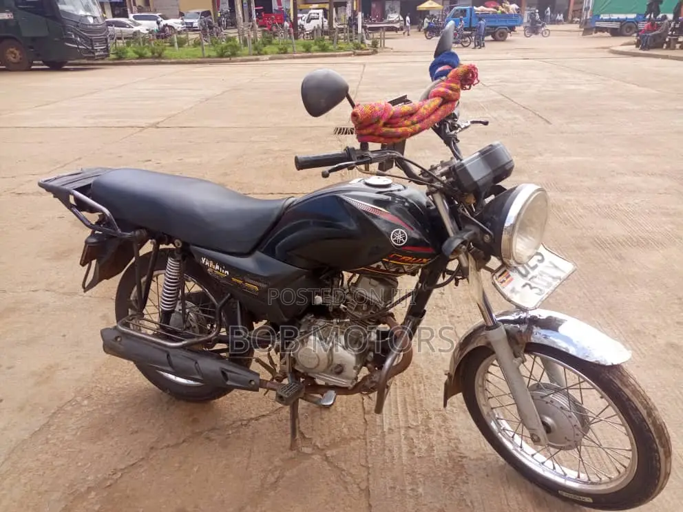 Yamaha Crux 2023 Black