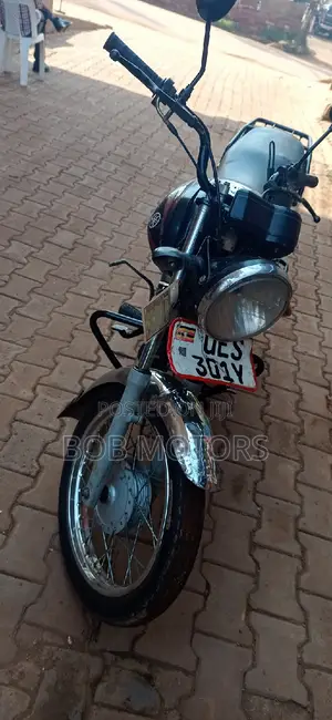 Yamaha Crux 2023 Black