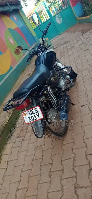Yamaha Crux 2023 Black