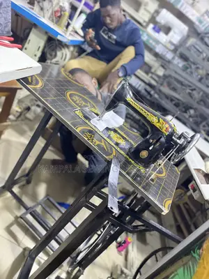 New Singer Sewing Machines With 3years Warrant and Complete