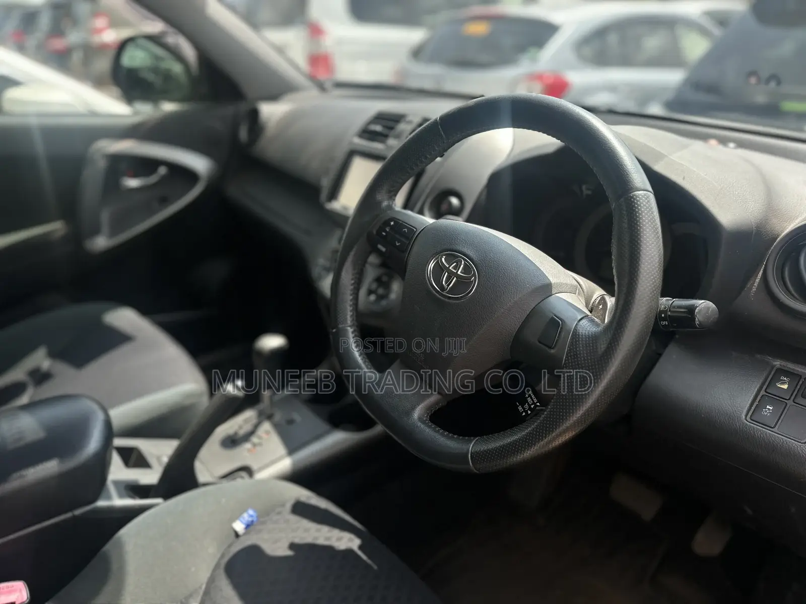 Toyota Vanguard 2011 White