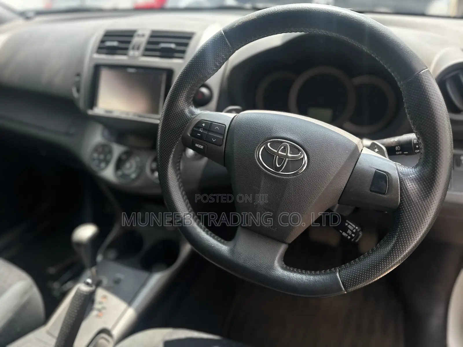 Toyota Vanguard 2011 White