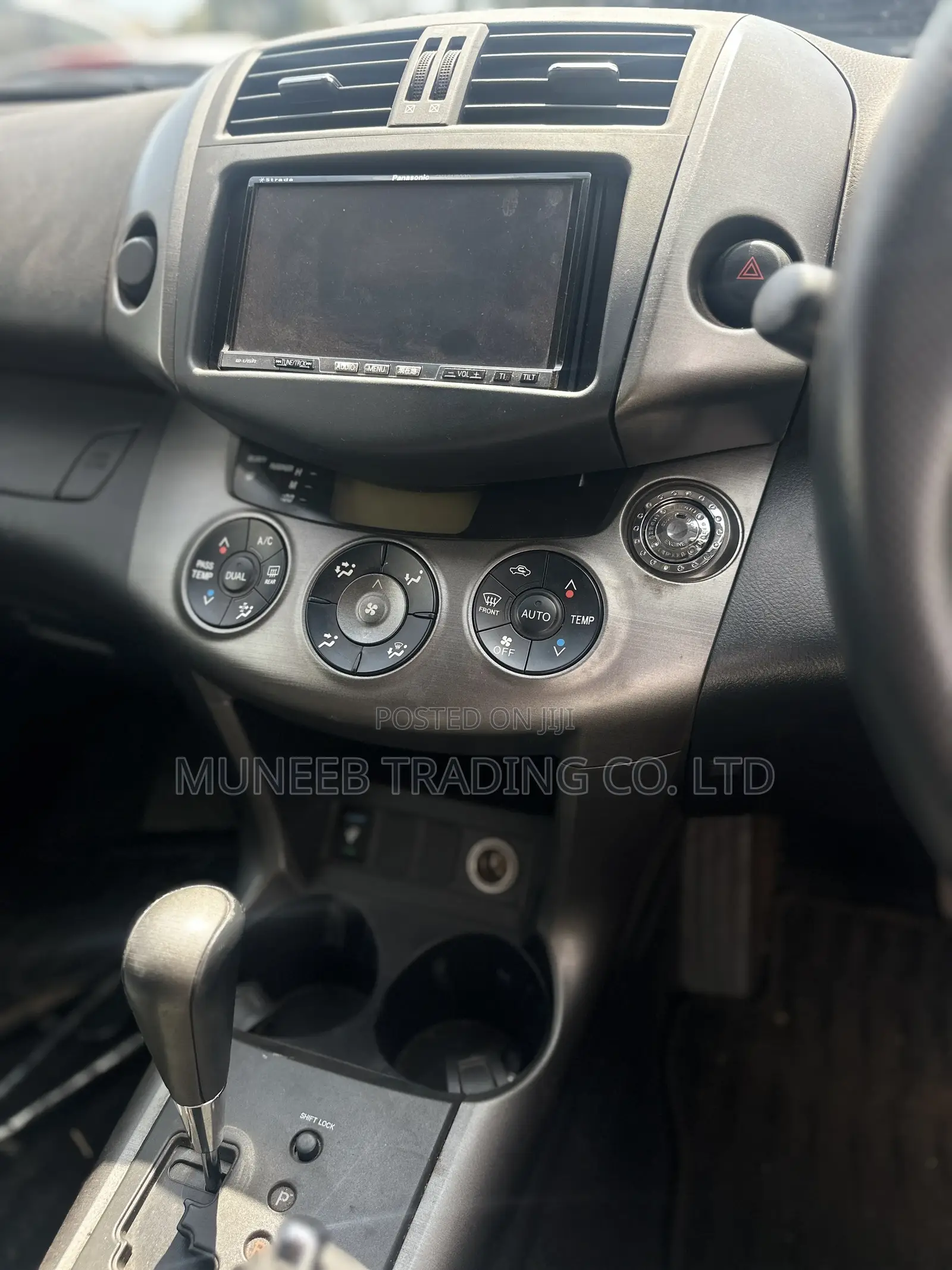 Toyota Vanguard 2011 White