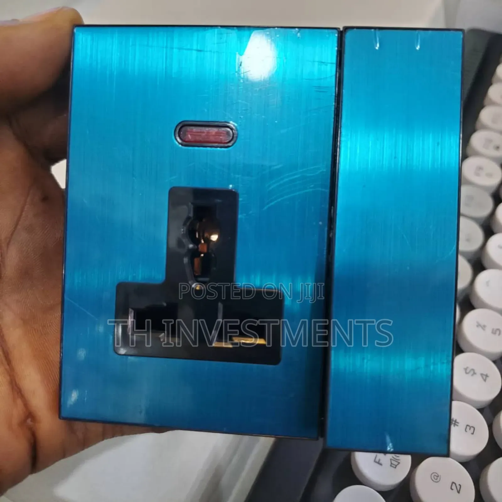 2in 1 Switch and Wall Socket Supports Both UK and USA Plugs