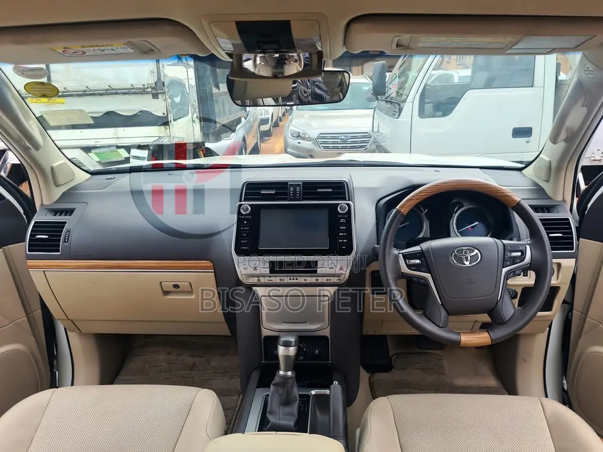 Toyota Land Cruiser Prado 2.7 2017 White