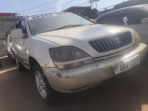 Toyota Harrier 2001 White