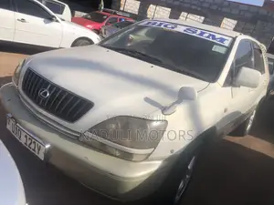 Toyota Harrier 2001 White