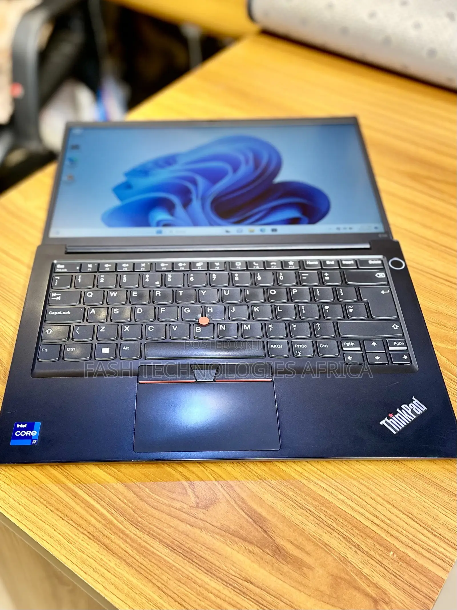 New Laptop Lenovo ThinkPad E14 Gen 5 16GB Intel Core i7 SSD 512GB