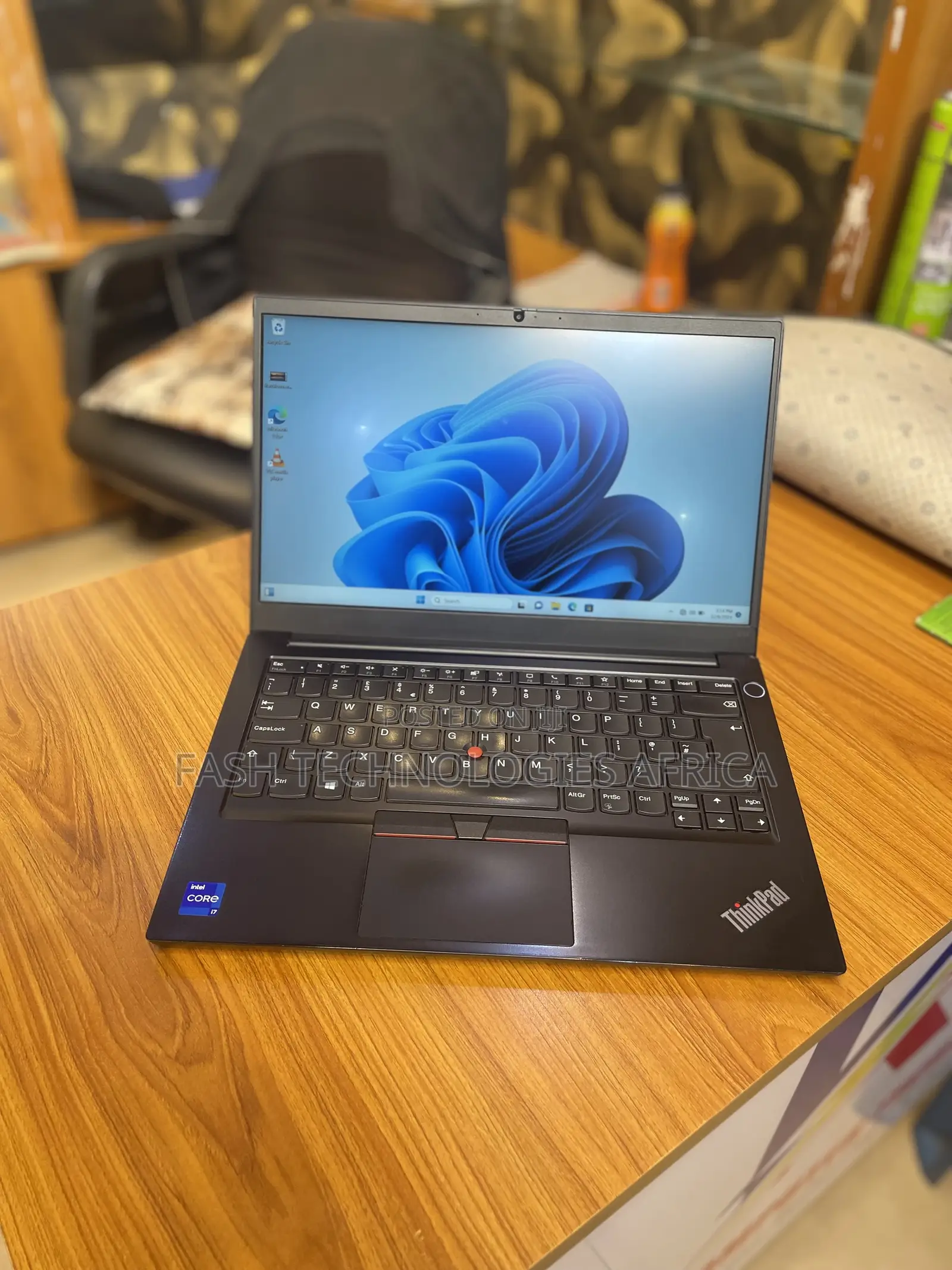 New Laptop Lenovo ThinkPad E14 Gen 5 16GB Intel Core i7 SSD 512GB