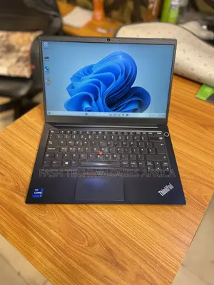 New Laptop Lenovo ThinkPad E14 Gen 5 16GB Intel Core i7 SSD 512GB