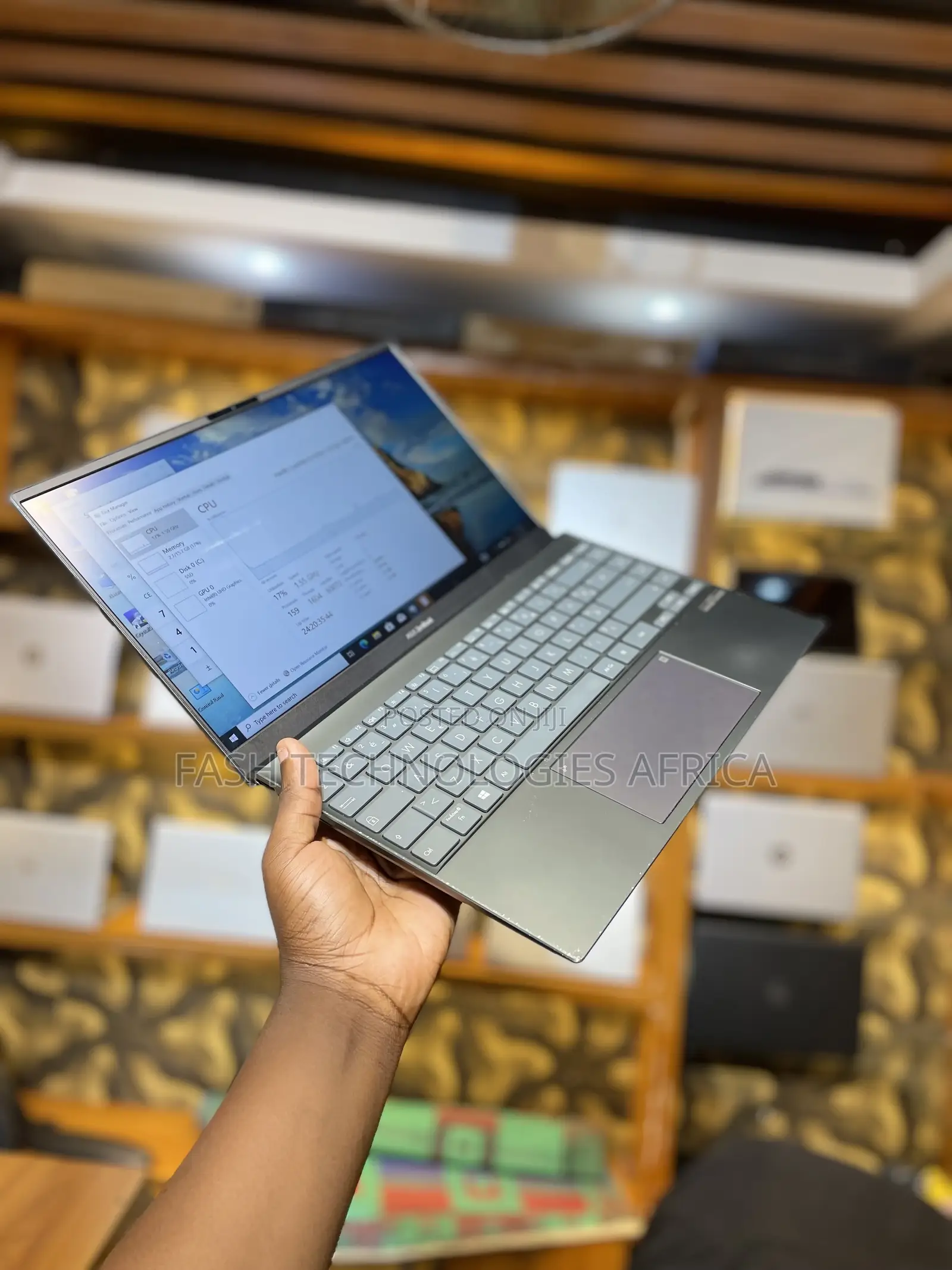 New Laptop Asus ZenBook UX430UQ 16GB Intel Core I5 SSD 256GB