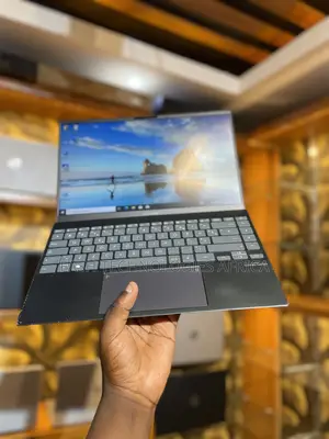 New Laptop Asus ZenBook UX430UQ 16GB Intel Core I5 SSD 256GB