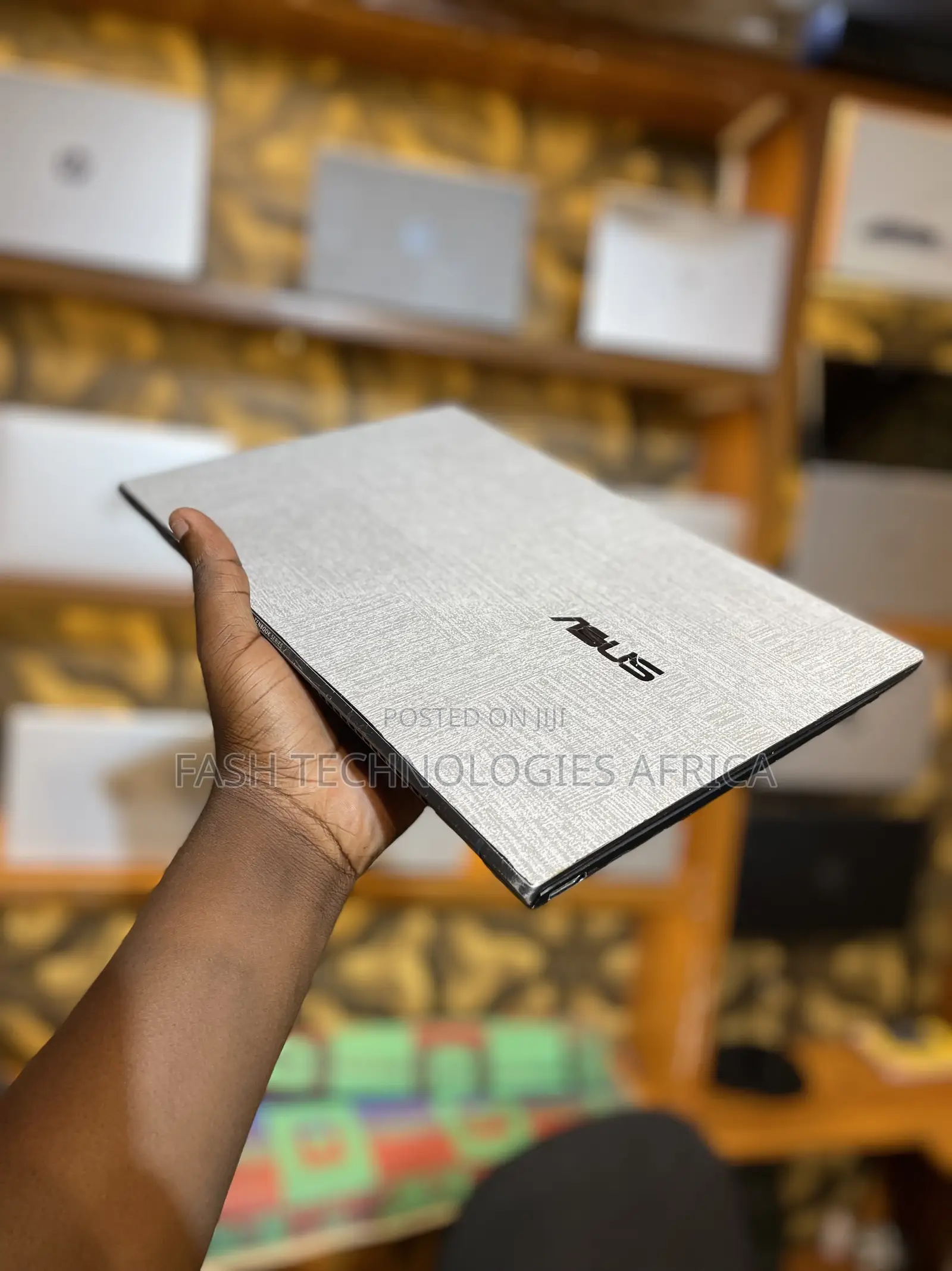 New Laptop Asus ZenBook UX430UQ 16GB Intel Core I5 SSD 256GB