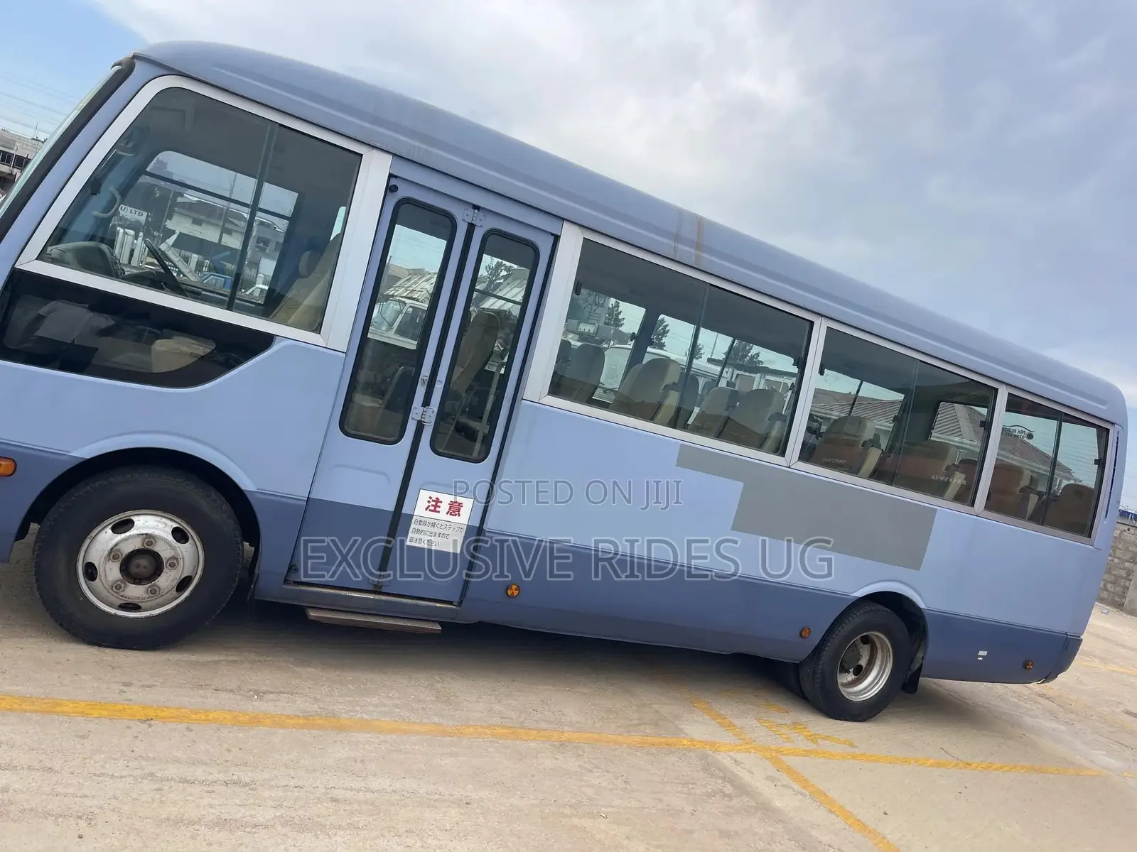 Mitsubishi Fuso Rosa 2013 Blue