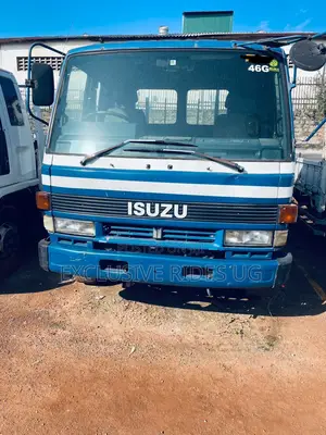 Isuzu Truck Forward. Single Light