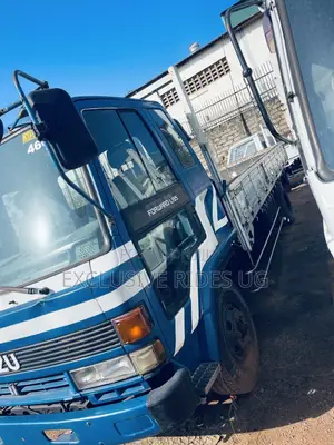 Isuzu Truck Forward. Single Light