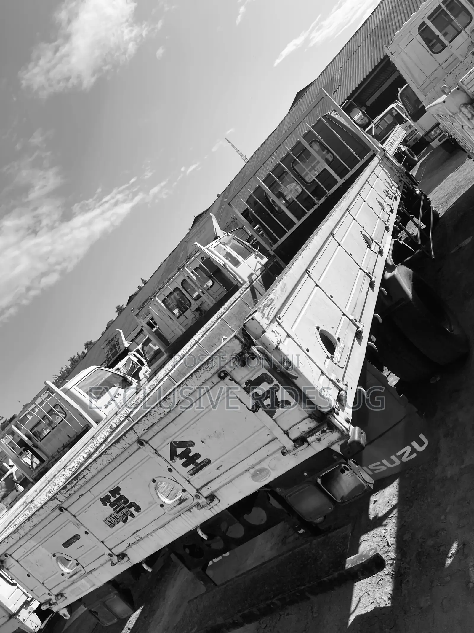 Isuzu Truck Forward. Single Light