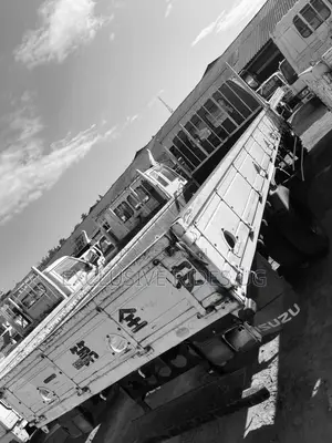 Isuzu Truck Forward. Single Light