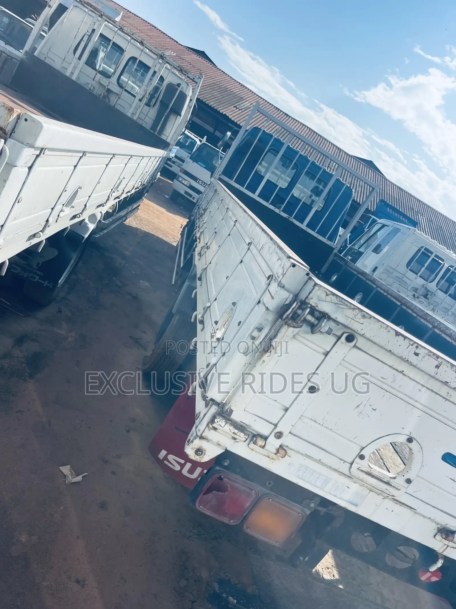 Isuzu Truck Forward. Single Light
