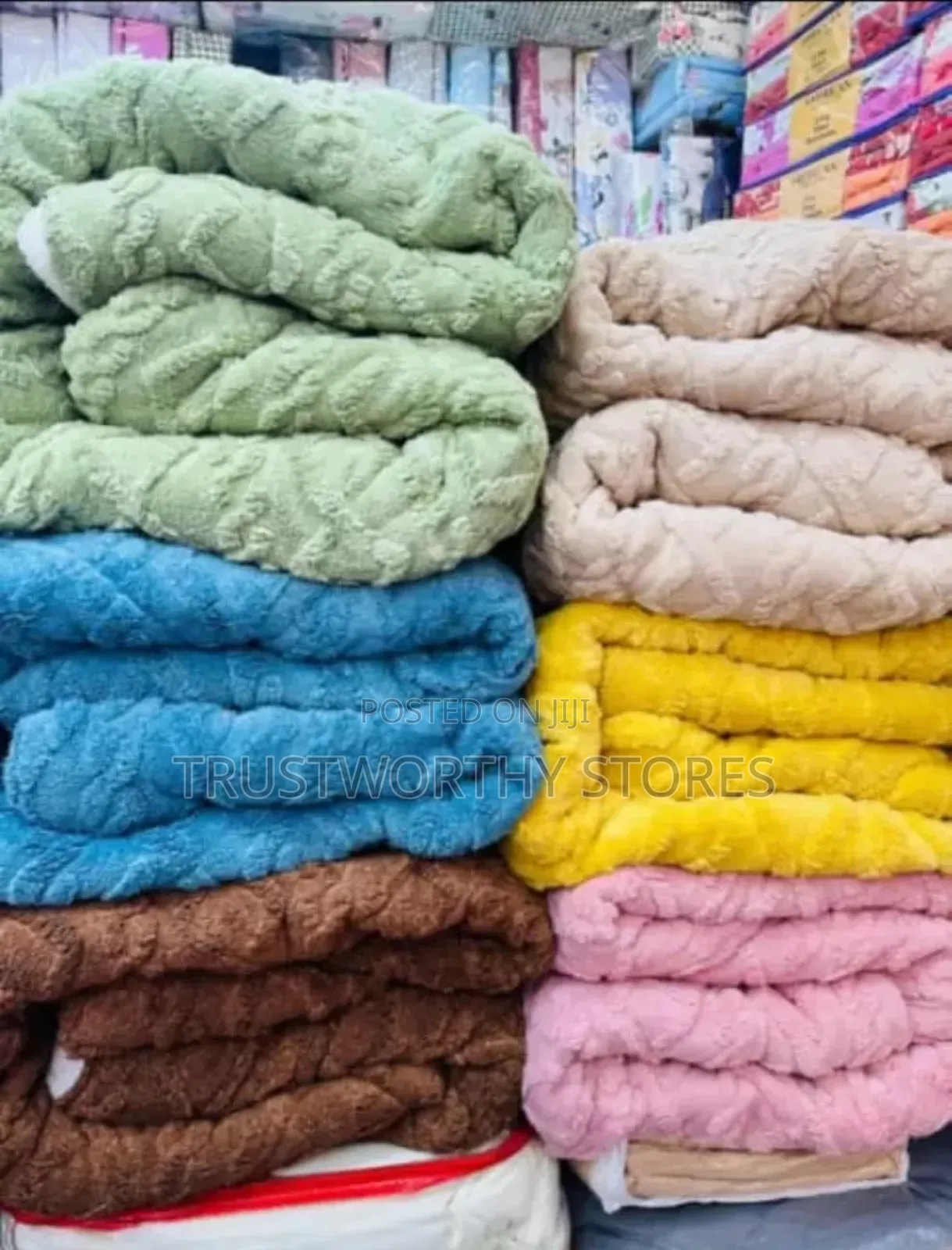 5by6 and 6by6 Woollen Comforter With 2pillowcase, 1bedsheet,
