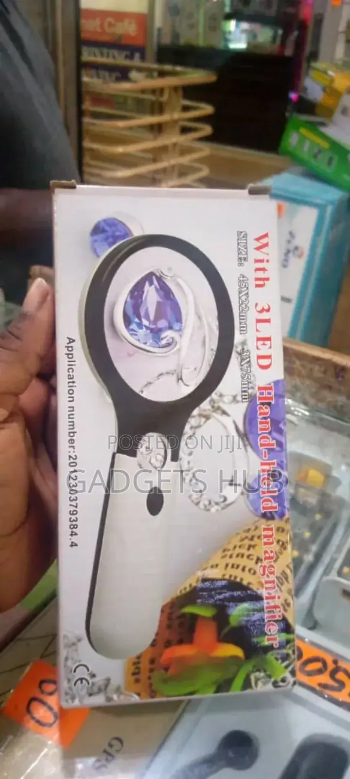 Hand-Held Magnifier With Leds Lights