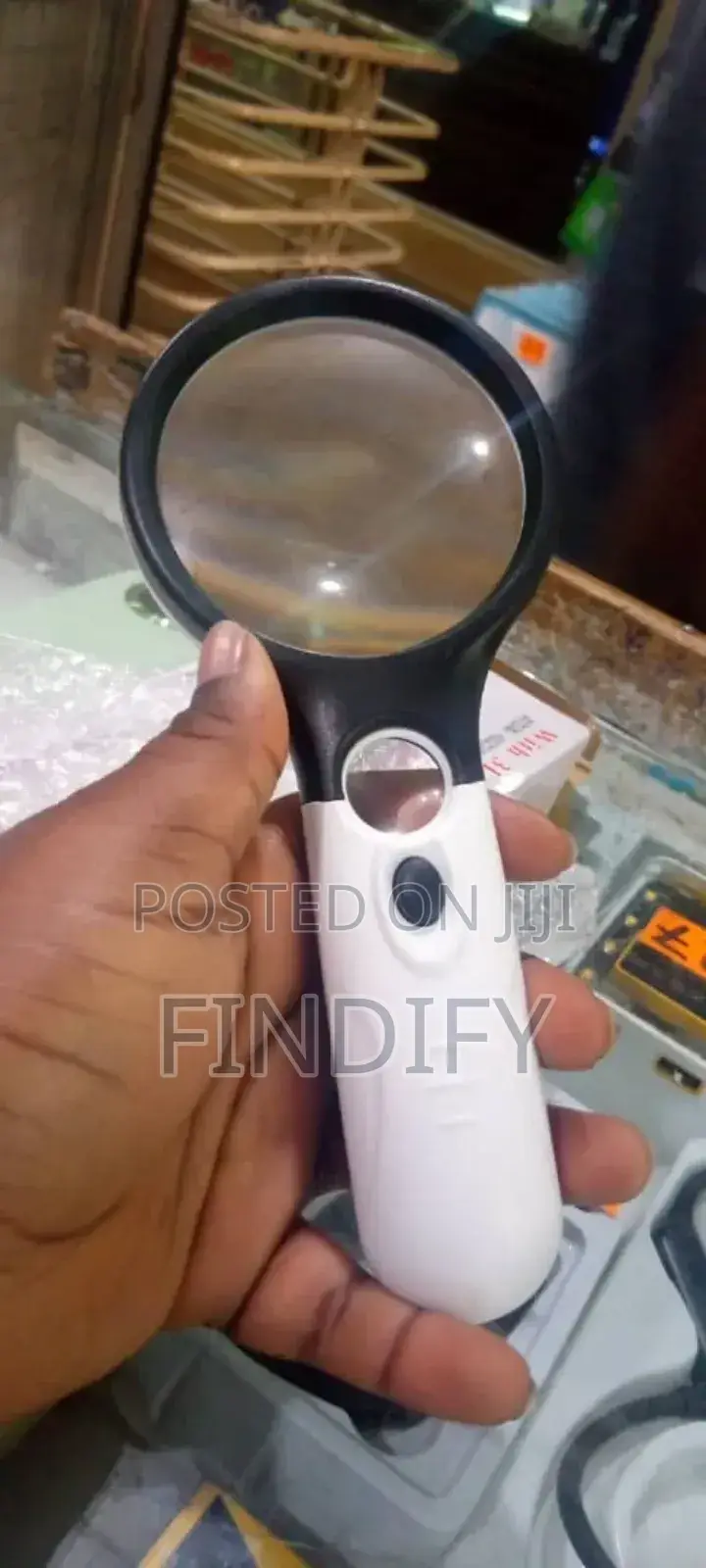 Hand-Held Magnifier With Leds Lights