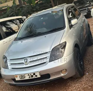 Toyota IST 2005 Silver
