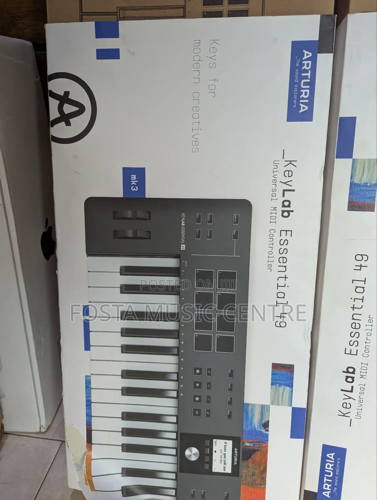 Arturia Keylab Essential 49 Black or White