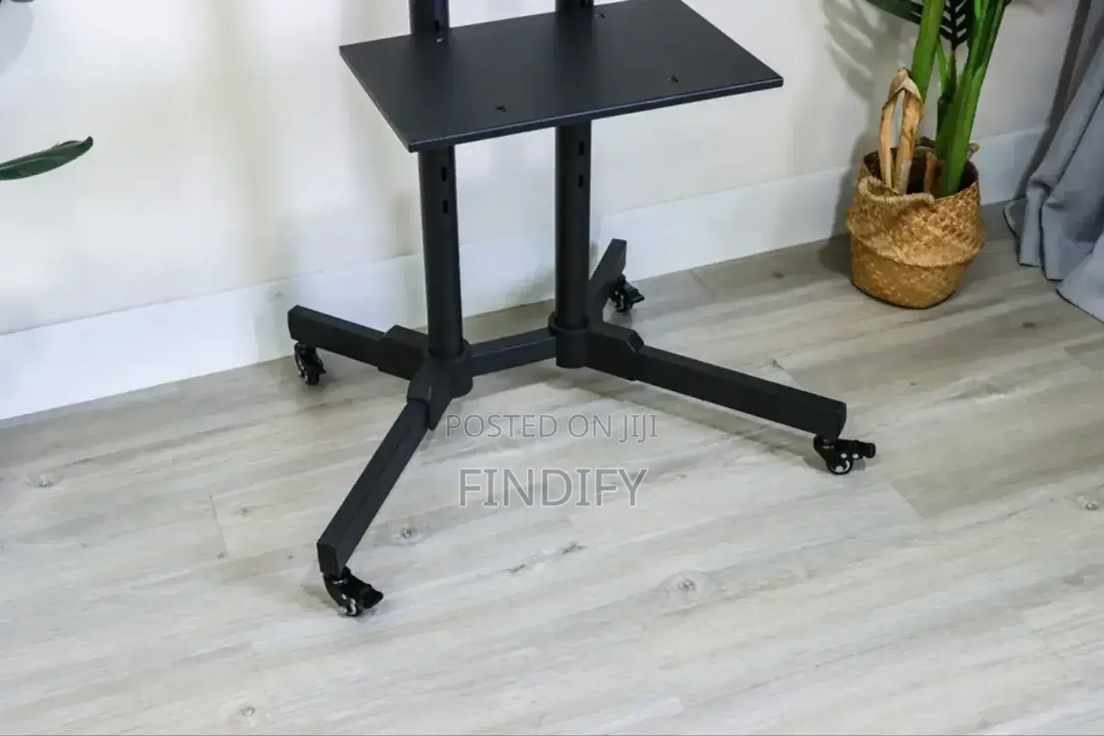 Universal TV Trolley Height
Adjustable 32"To 65"Mobile TV