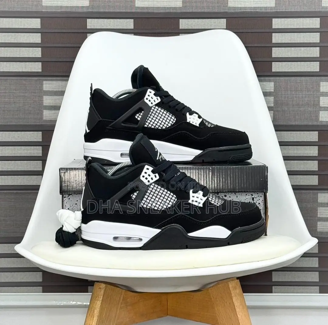 Air Jordan 4 White Thunder