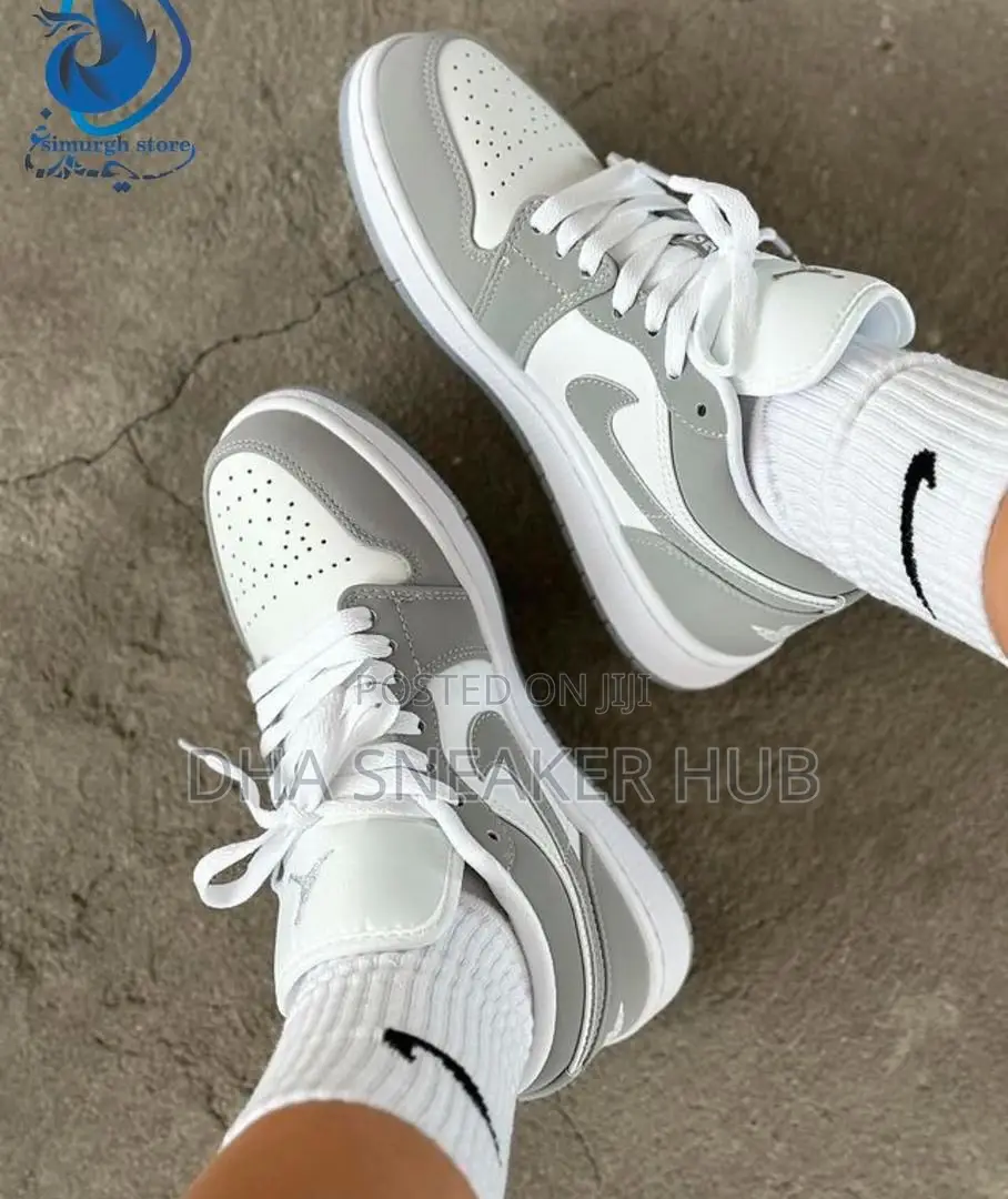 Air Jordan 1 Low Smoky Grey