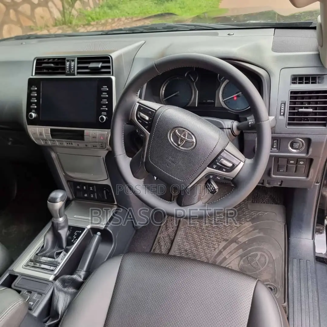 Toyota Land Cruiser Prado 2.8 2021 Black