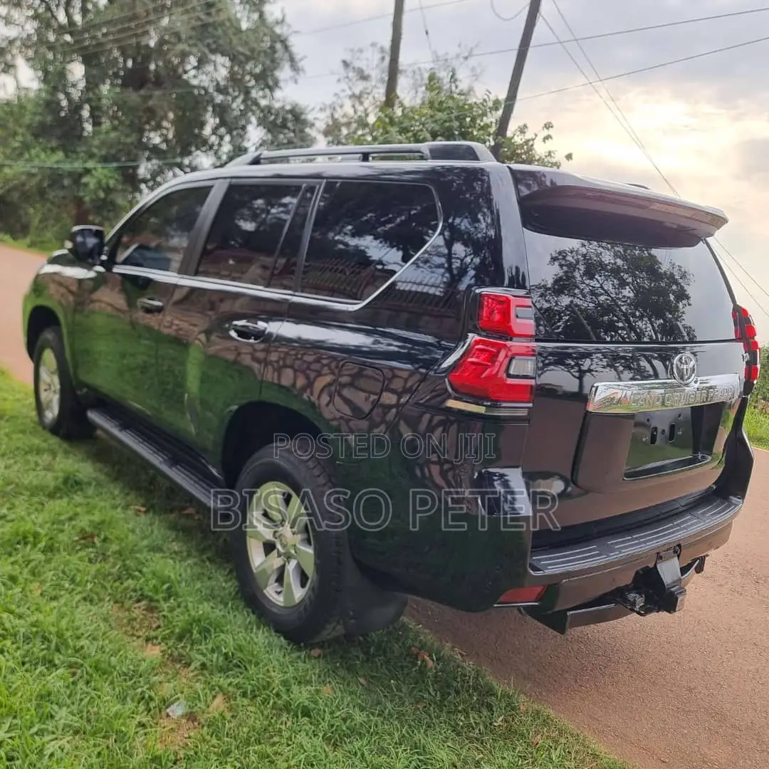 Toyota Land Cruiser Prado 2.8 2021 Black