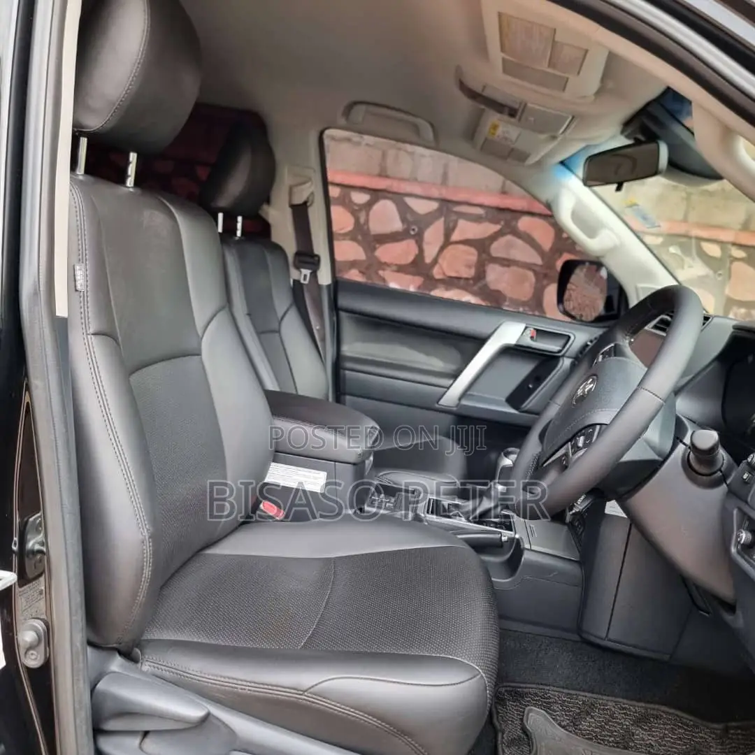 Toyota Land Cruiser Prado 2.8 2021 Black