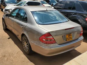 Photo - Mercedes-Benz E240 2005 Silver