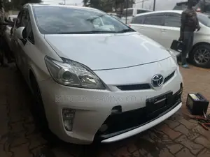 Toyota Prius 2012 White