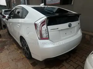 Toyota Prius 2012 White