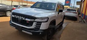 New Toyota Land Cruiser Prado 2024 White