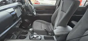 Toyota Hilux 2018 Gray
