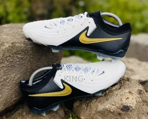 Charm Nike Men's Phantom GX 2 Elite FG Football Boots