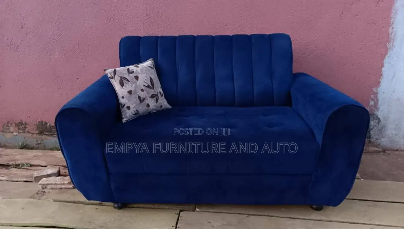 Sofa Blue Lines