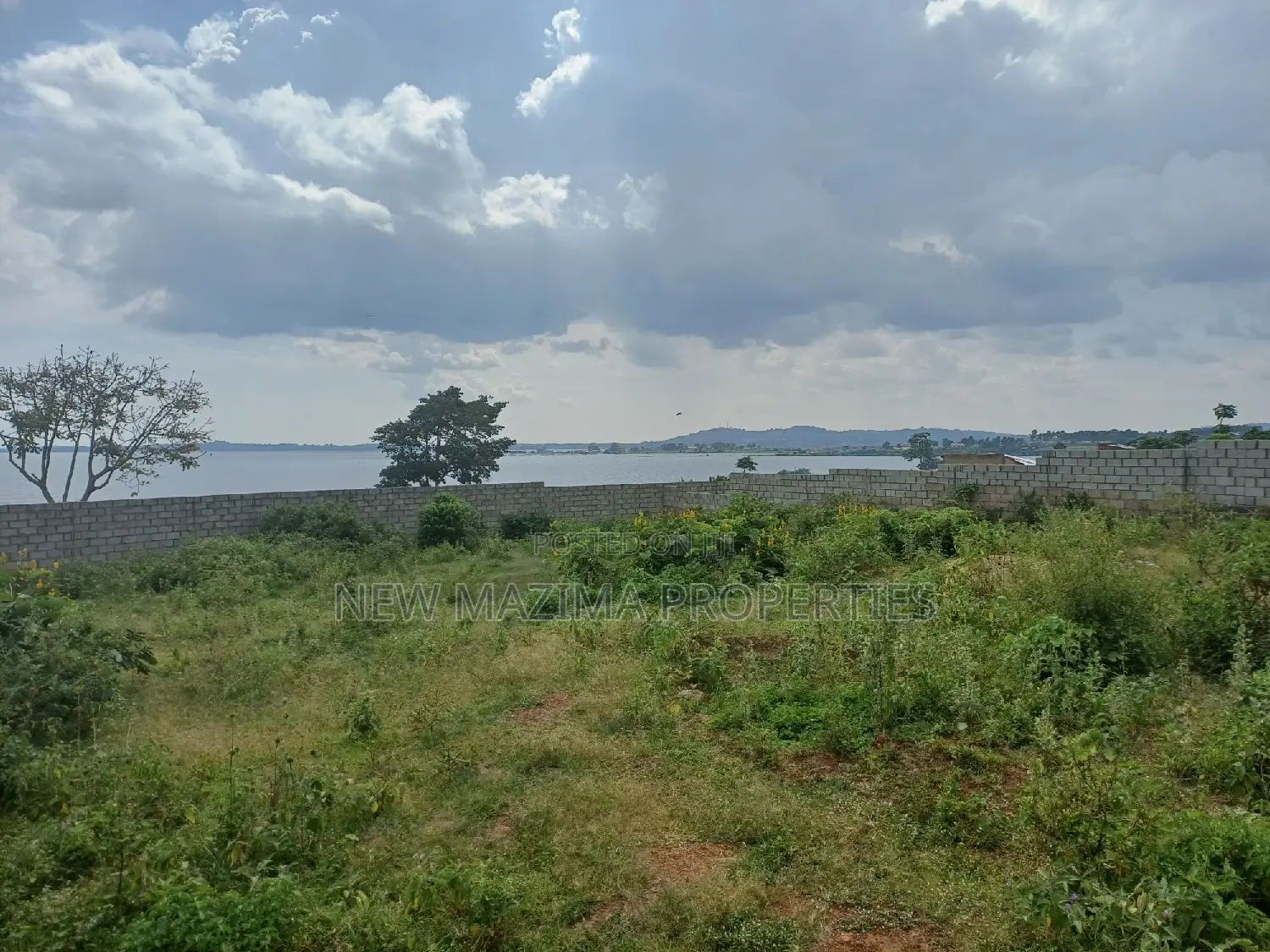 Very Prime Plot in Fence With Trillion View of Lake on Sale