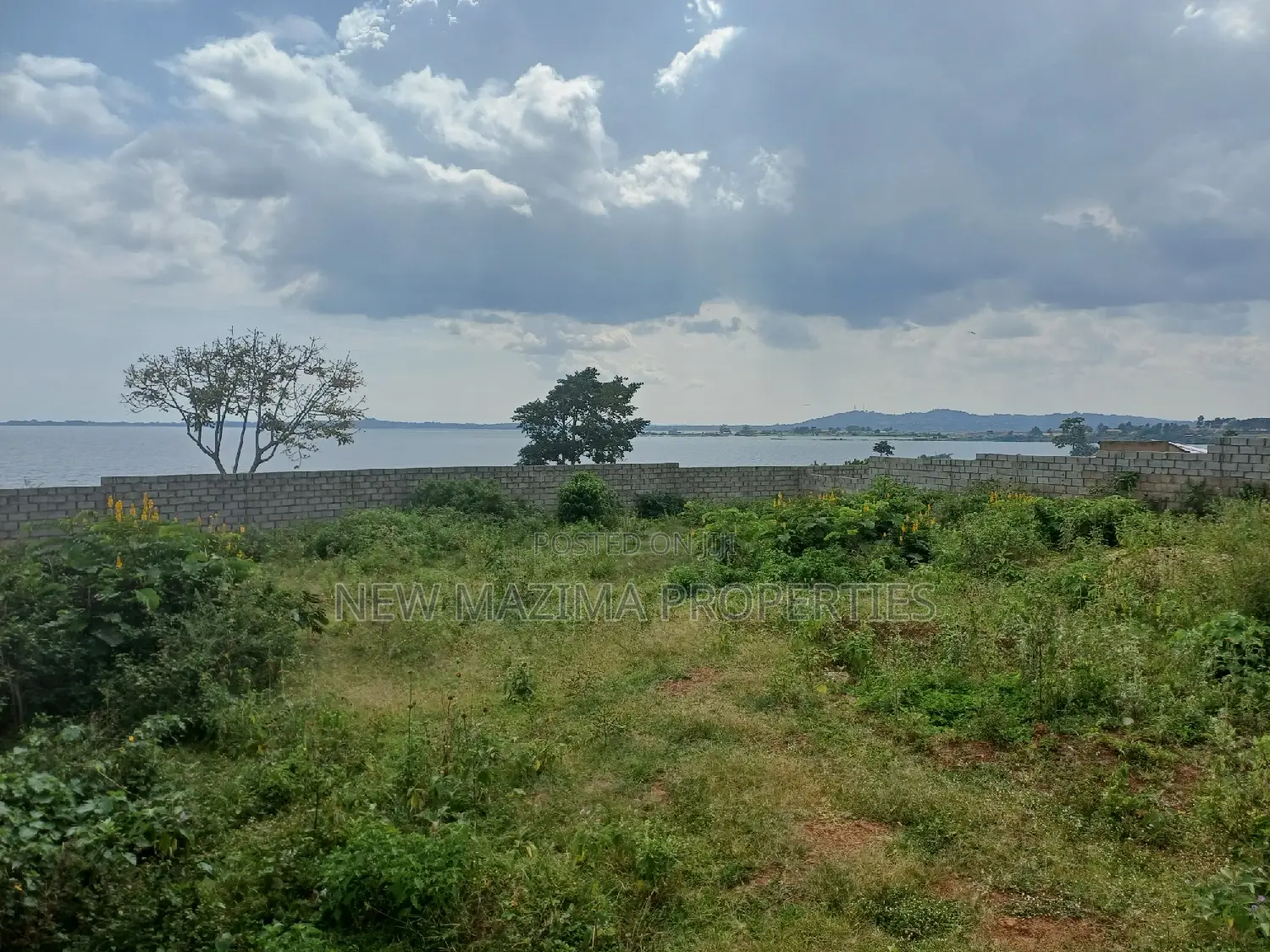 Very Prime Plot in Fence With Trillion View of Lake on Sale
