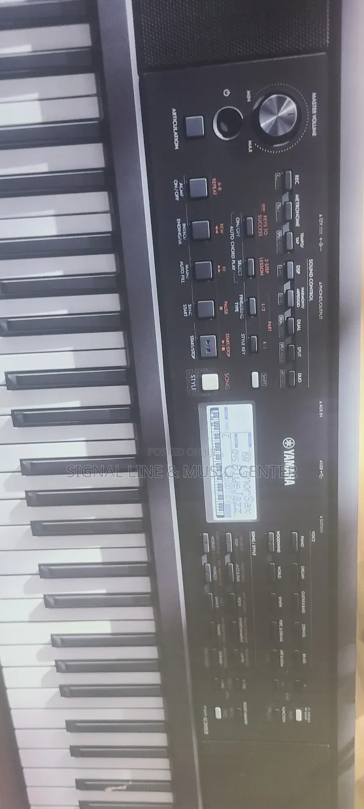 Yamaha Keyboard PSR E383