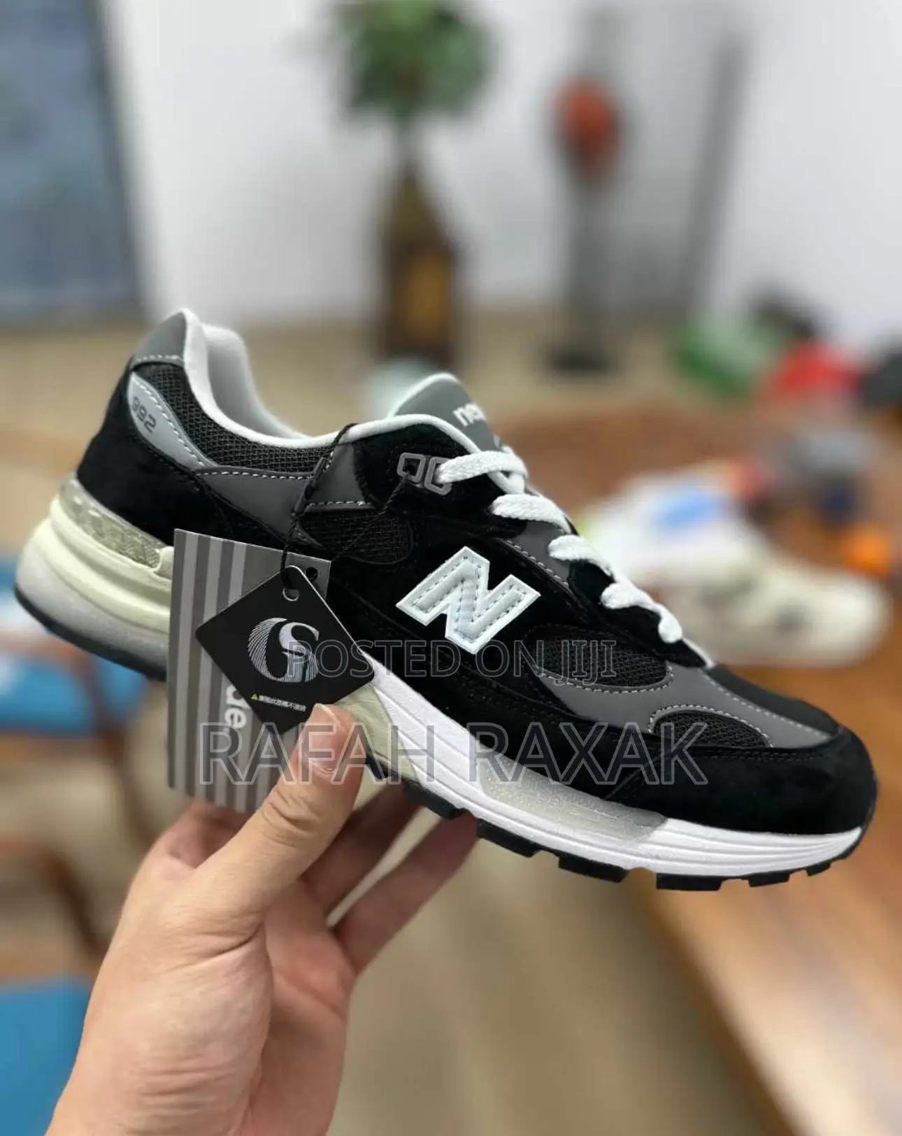 Original Unisex New Balance 992 Suede Sneaker