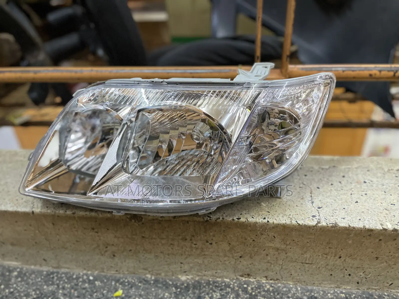 Toyota Fielder Head Lumps 2005
