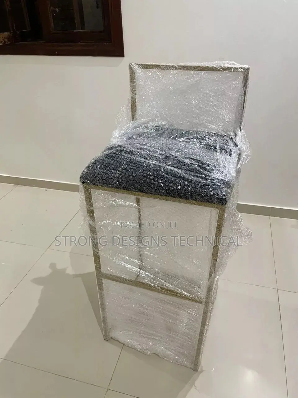 Bar / Counter Stool. Dining Chair.