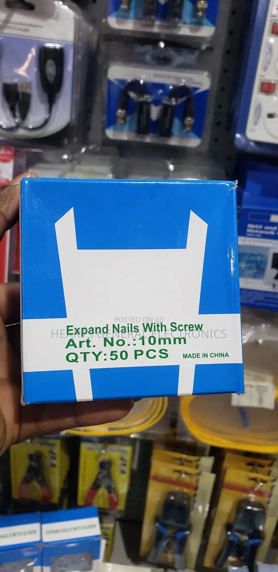 Wall Plugs And Screws 10mm